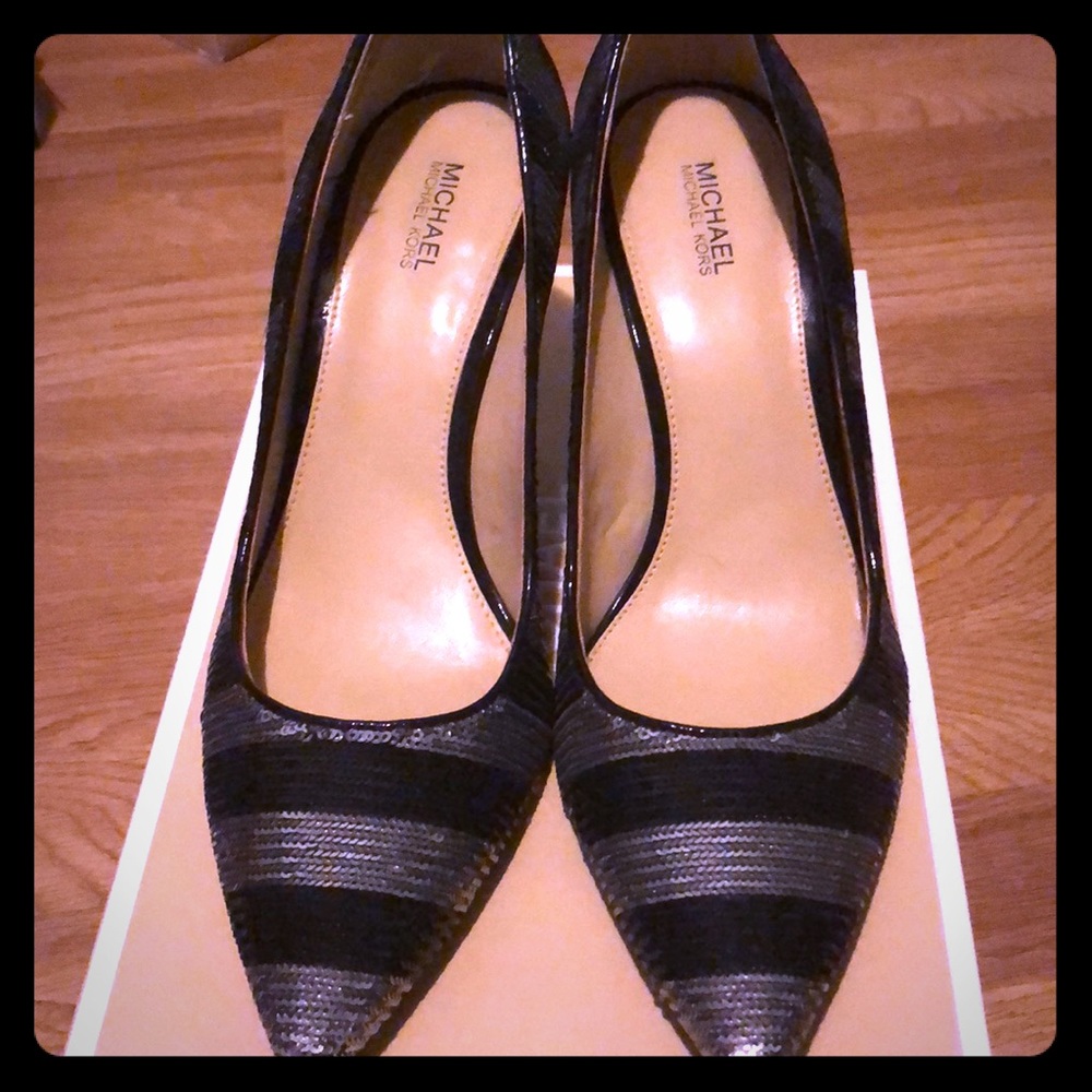 Michael Kors sequence striped pumps